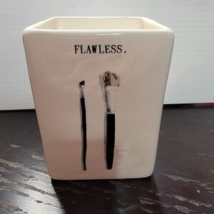 Ray Dunn Ceramic makeup brush, toothbrush, pen holder 4 1/2" x 3 1/4" white